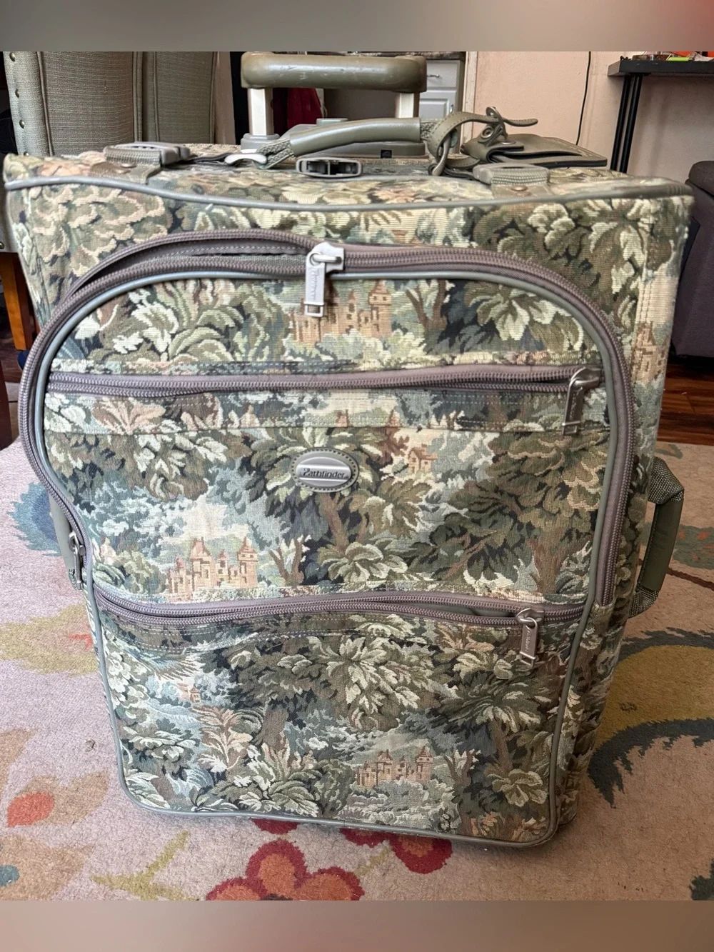 Vintage Pathfinder Floral Rolling Suitcase in Sage and Beige